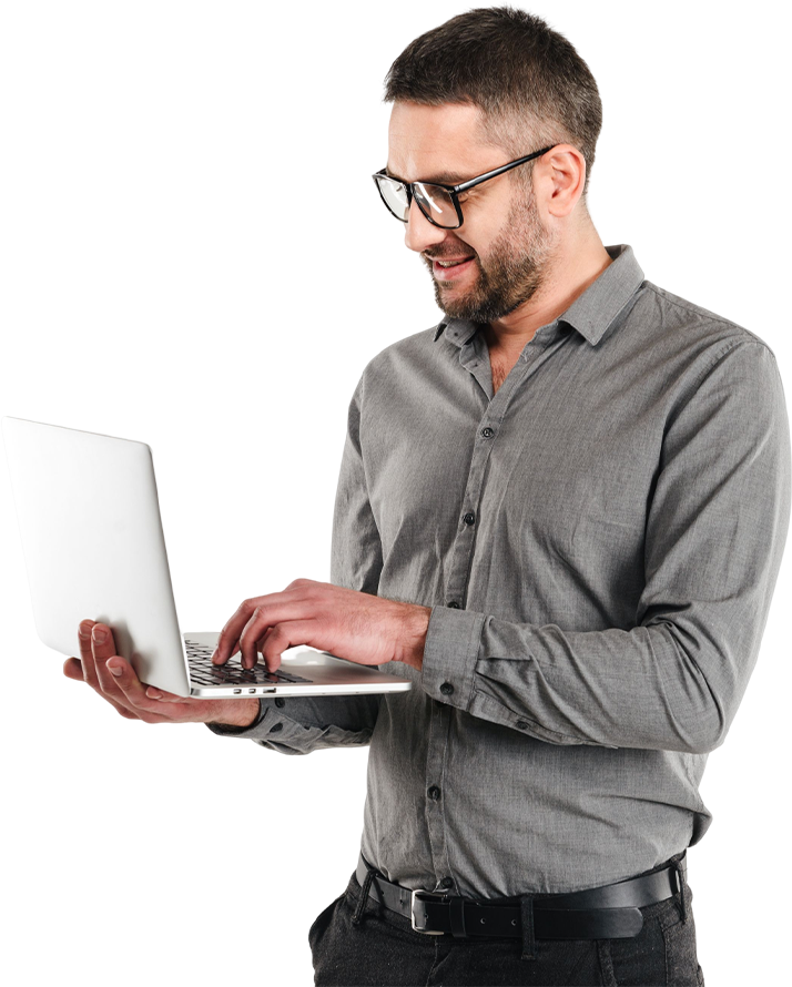 shared-hosting-man-holding-laptop-img